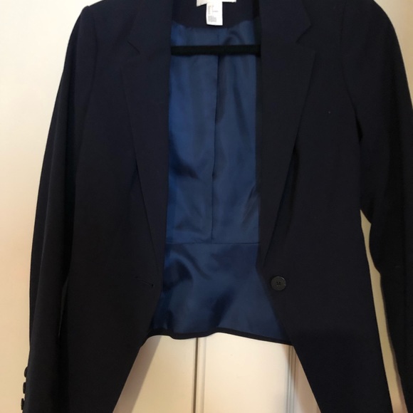 H&M blue blazer. - Picture 3 of 5